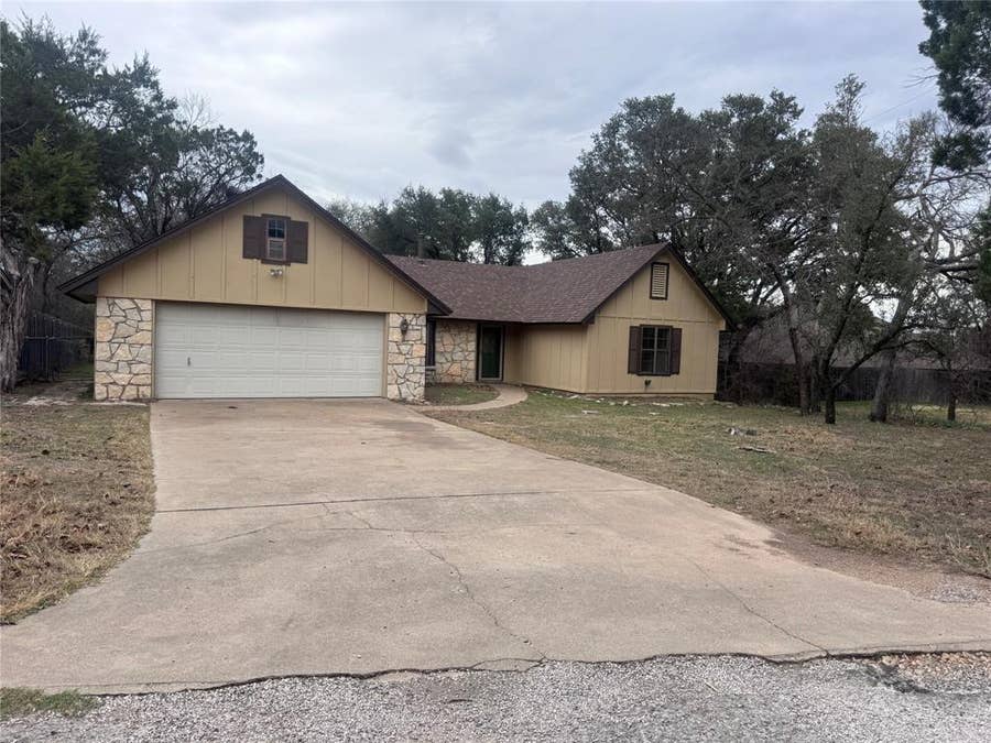Property photo for 1107 Sierra Vista Drive, Granbury, TX