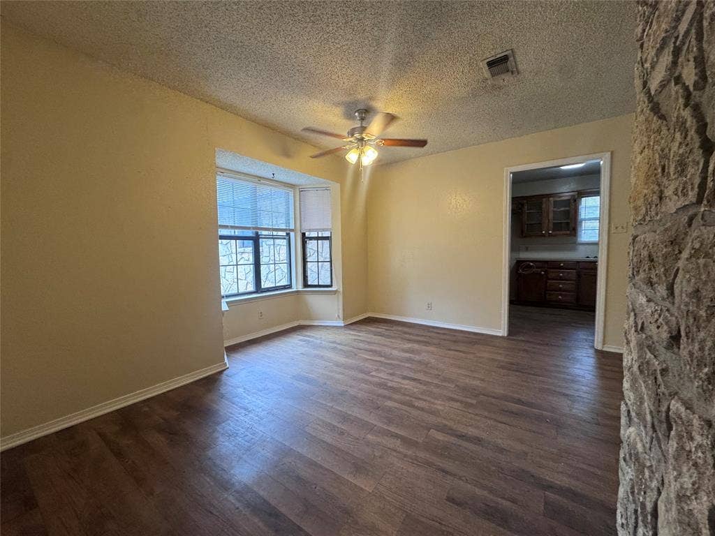 1107 Sierra Vista Drive, Granbury, TX 76048 1107 Sierra Vista Drive, Granbury, TX 76048