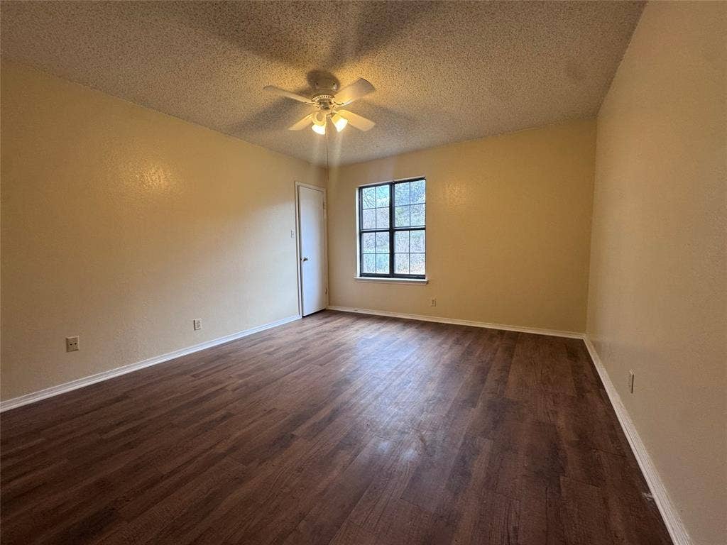 1107 Sierra Vista Drive, Granbury, TX 76048 1107 Sierra Vista Drive, Granbury, TX 76048