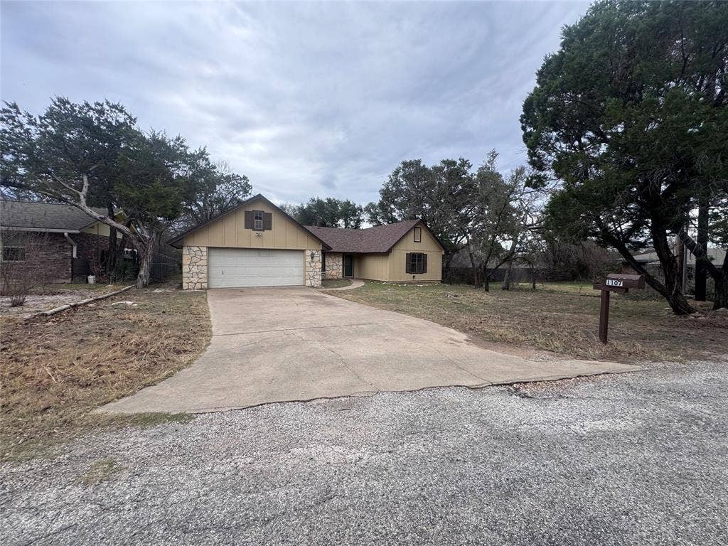 1107 Sierra Vista Drive, Granbury, TX 76048 1107 Sierra Vista Drive, Granbury, TX 76048