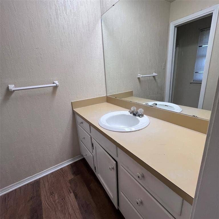 1107 Sierra Vista Drive, Granbury, TX 76048 1107 Sierra Vista Drive, Granbury, TX 76048