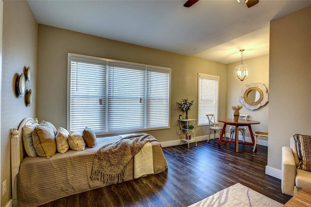 615 N Marsalis Avenue, #9, Dallas, TX 75203 615 N Marsalis Avenue, #9, Dallas, TX 75203