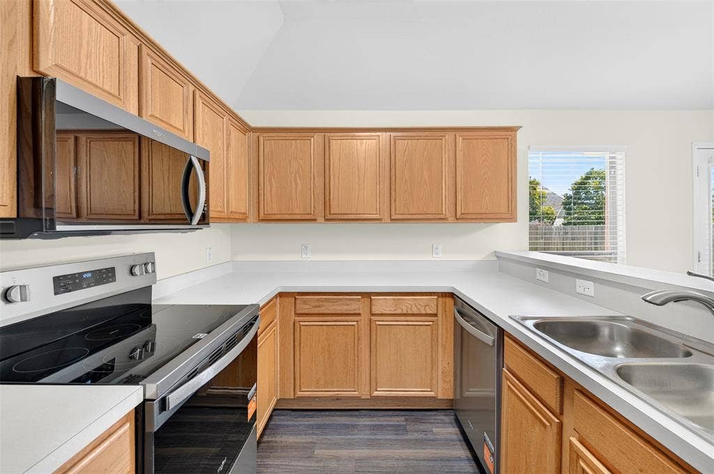2724 Douglas Drive, McKinney, TX 75071 2724 Douglas Drive, McKinney, TX 75071