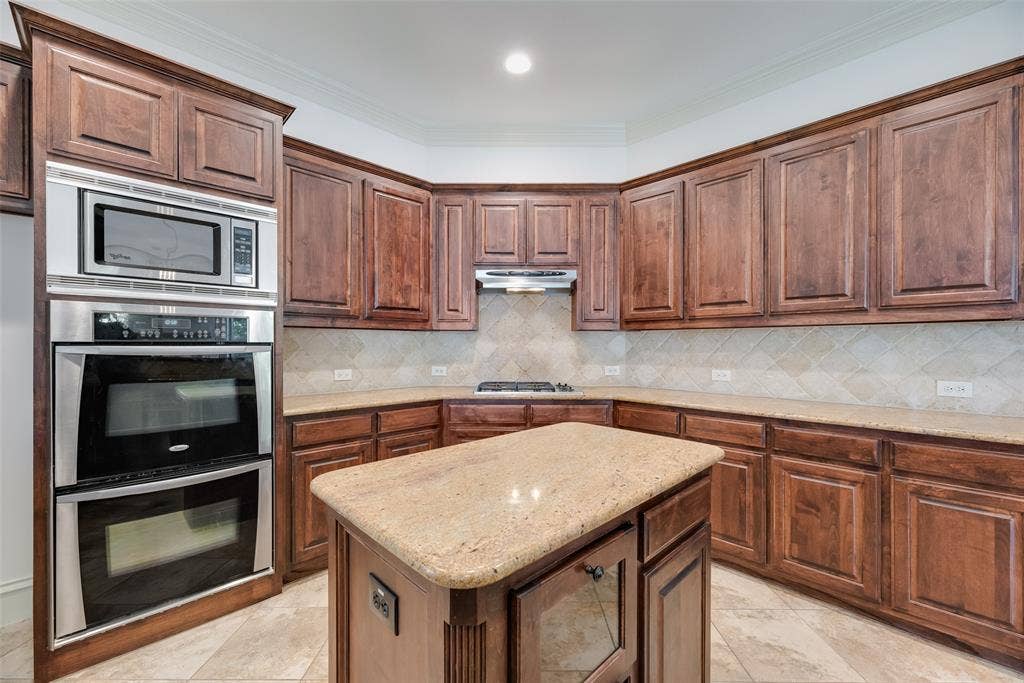 942 Redbird Lane, Allen, TX 75013 Double oven and gas stove