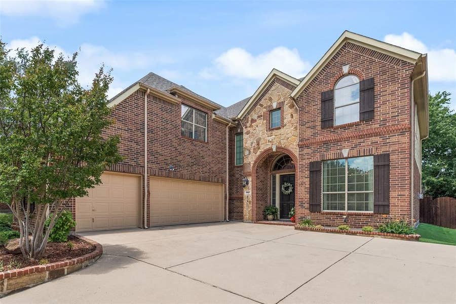 Property photo for 942 Redbird Lane, Allen, TX