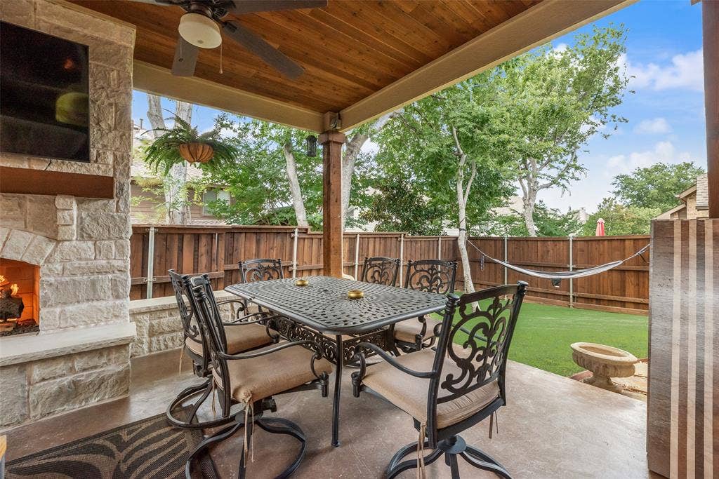 942 Redbird Lane, Allen, TX 75013 Patio with seller's furniture