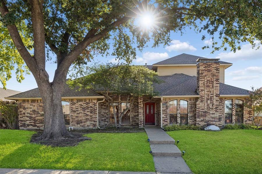 Property photo for 2924 Cambridgeshire Drive, Carrollton, TX