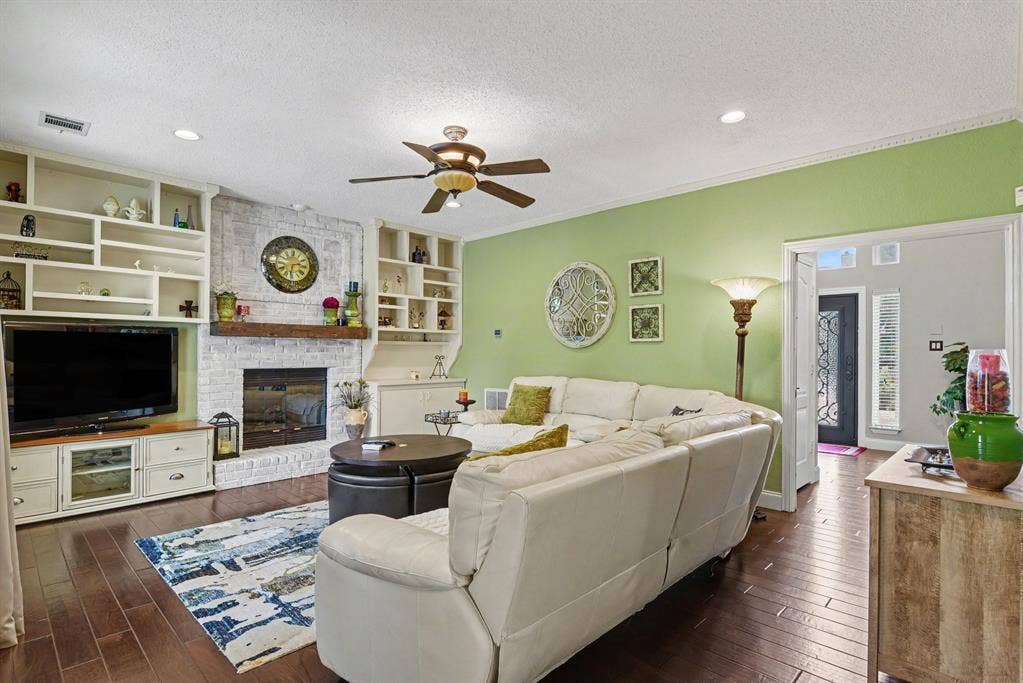 1713 Endicott Drive, Plano, TX 75025 1713 Endicott Drive, Plano, TX 75025