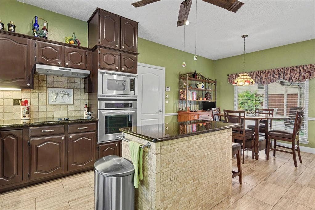 1713 Endicott Drive, Plano, TX 75025 1713 Endicott Drive, Plano, TX 75025
