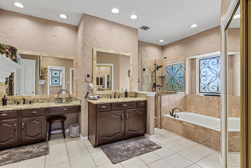 1713 Endicott Drive, Plano, TX 75025 1713 Endicott Drive, Plano, TX 75025