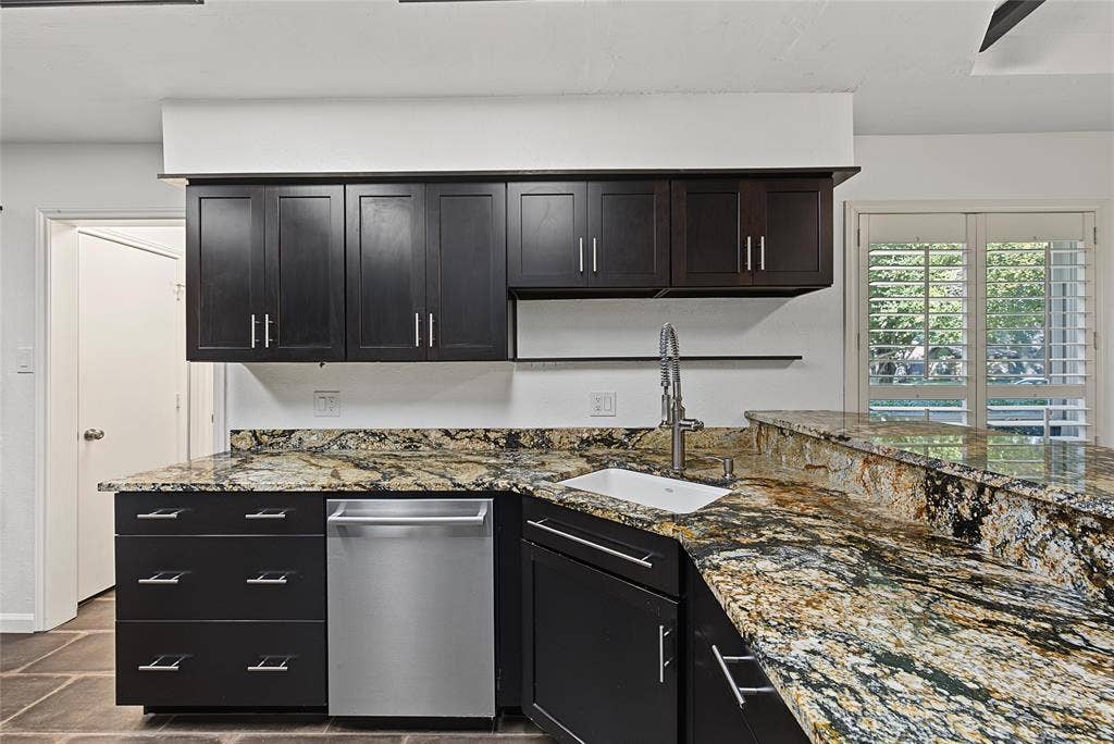 3928 Carrizo Drive, Plano, TX 75074 3928 Carrizo Drive, Plano, TX 75074