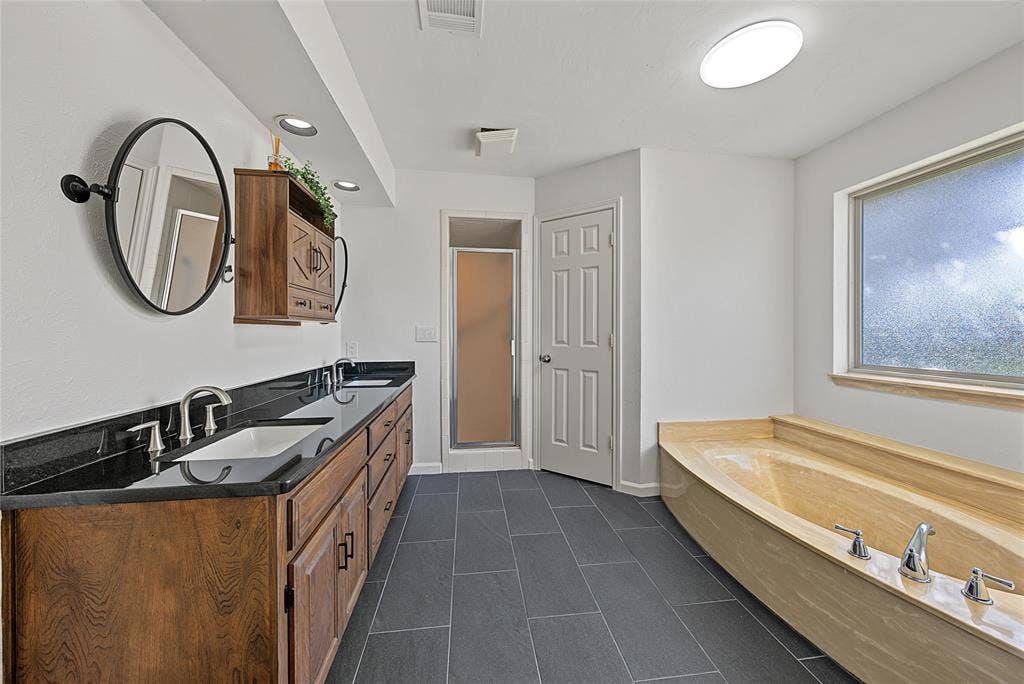 3928 Carrizo Drive, Plano, TX 75074 3928 Carrizo Drive, Plano, TX 75074