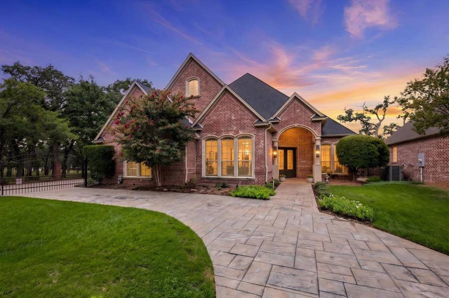 Property photo for 2726 Country Club Road, Pantego, TX