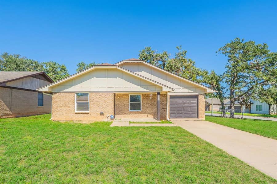 Property photo for 5211 Laurie Drive, Mineral Wells, TX