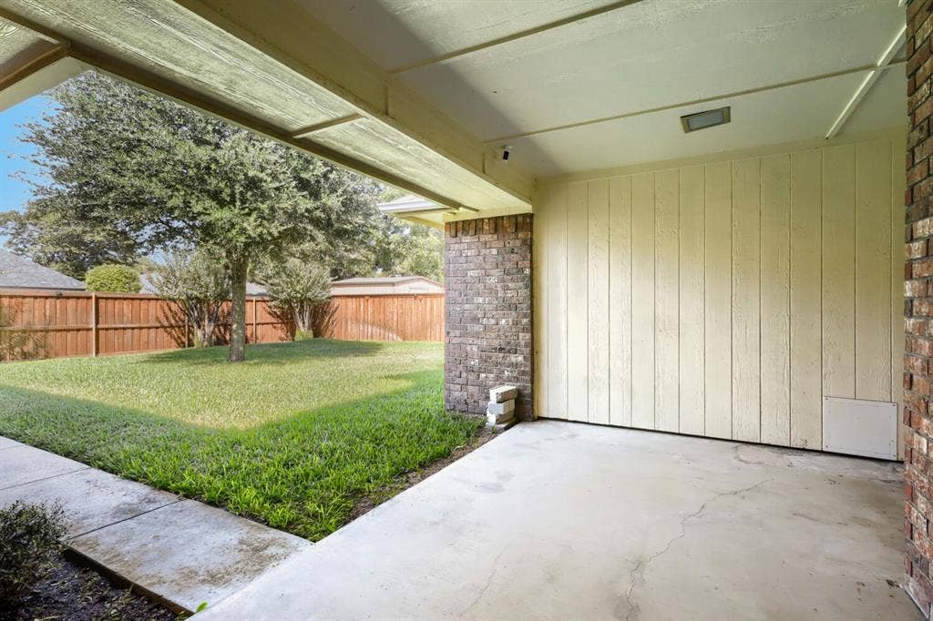 504 Wisterglen Drive, DeSoto, TX 75115 504 Wisterglen Drive, DeSoto, TX 75115