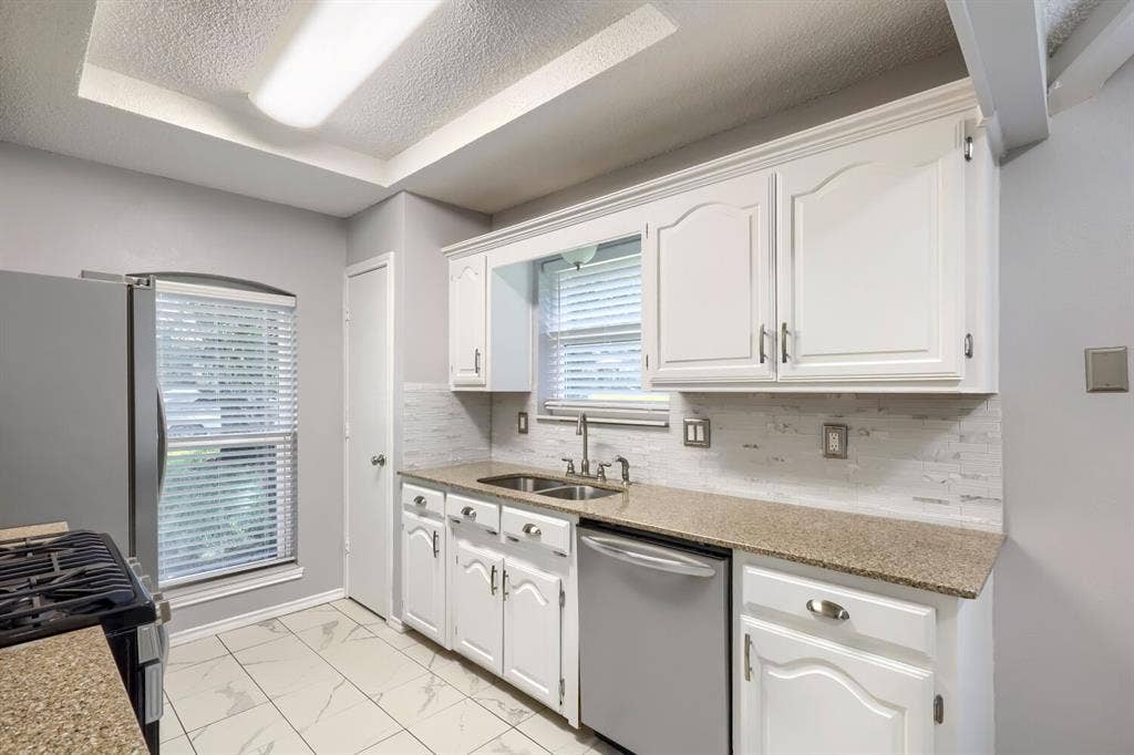 504 Wisterglen Drive, DeSoto, TX 75115 504 Wisterglen Drive, DeSoto, TX 75115