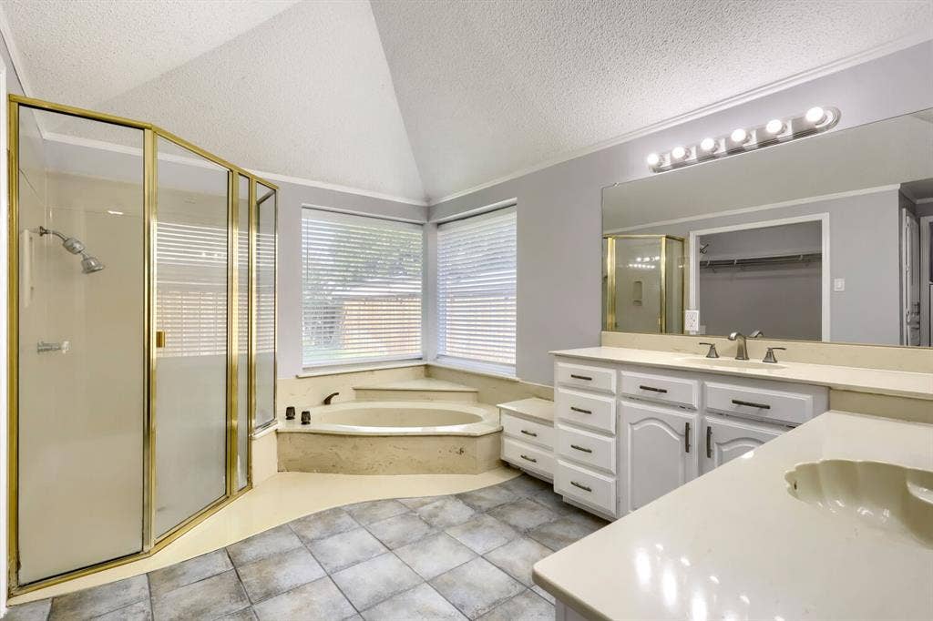 504 Wisterglen Drive, DeSoto, TX 75115 504 Wisterglen Drive, DeSoto, TX 75115