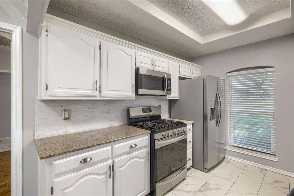 504 Wisterglen Drive, DeSoto, TX 75115 504 Wisterglen Drive, DeSoto, TX 75115