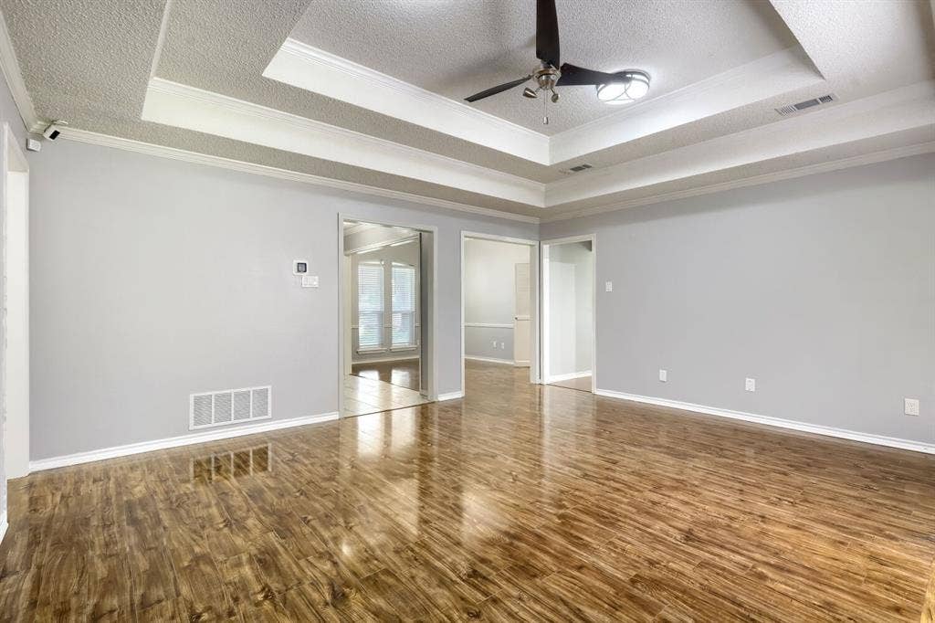 504 Wisterglen Drive, DeSoto, TX 75115 504 Wisterglen Drive, DeSoto, TX 75115