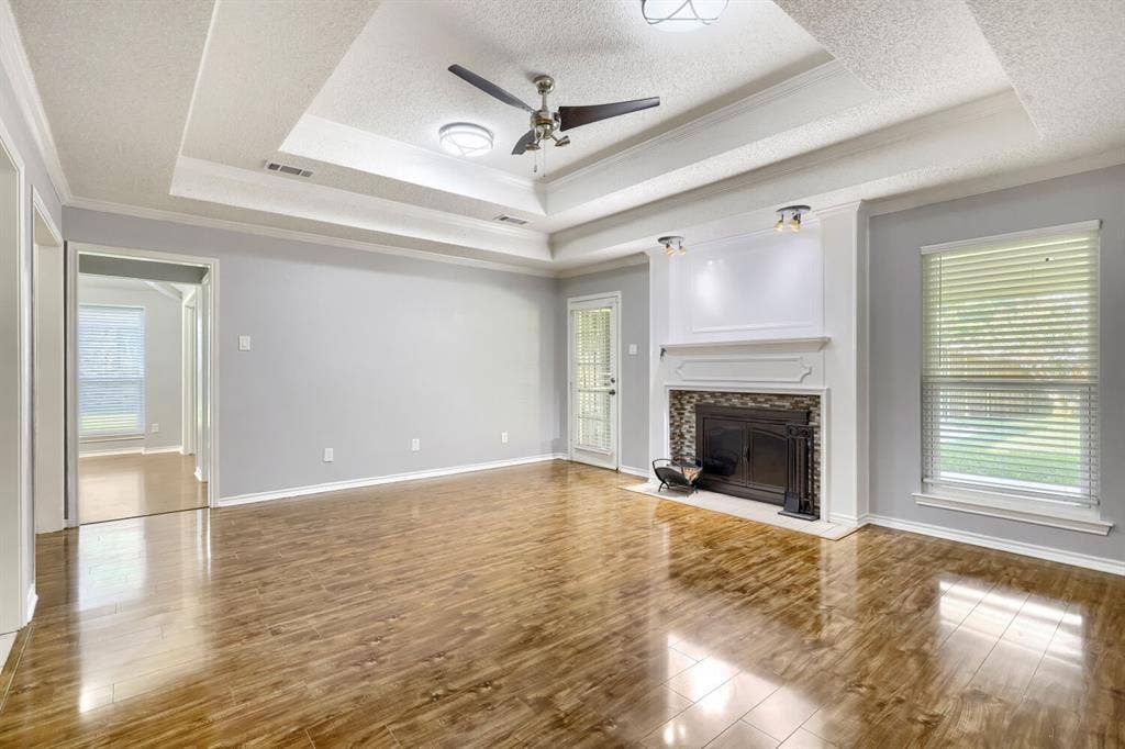 504 Wisterglen Drive, DeSoto, TX 75115 504 Wisterglen Drive, DeSoto, TX 75115