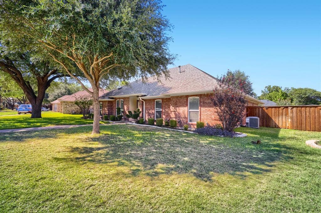 504 Wisterglen Drive, DeSoto, TX 75115 504 Wisterglen Drive, DeSoto, TX 75115