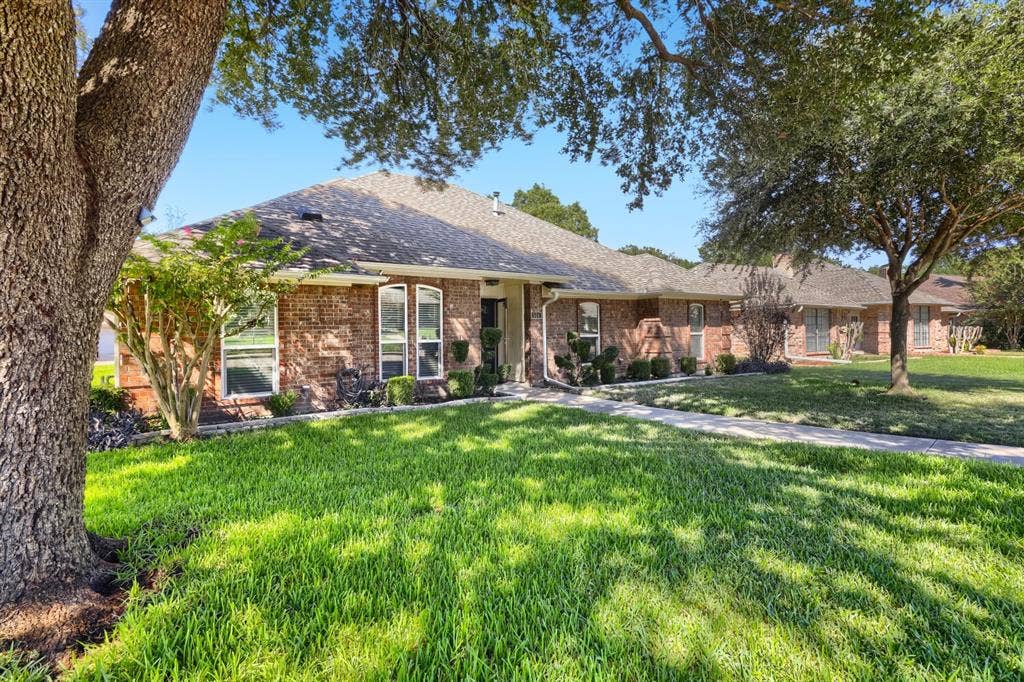 504 Wisterglen Drive, DeSoto, TX 75115 504 Wisterglen Drive, DeSoto, TX 75115