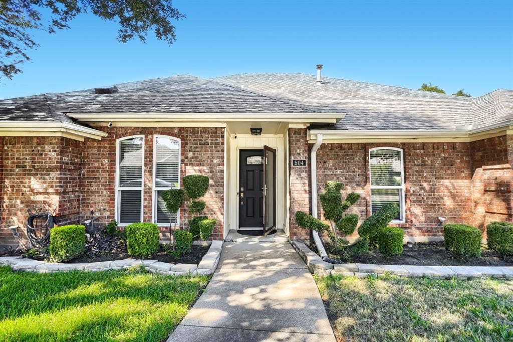 504 Wisterglen Drive, DeSoto, TX 75115 504 Wisterglen Drive, DeSoto, TX 75115