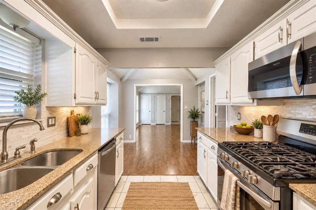 504 Wisterglen Drive, DeSoto, TX 75115 504 Wisterglen Drive, DeSoto, TX 75115