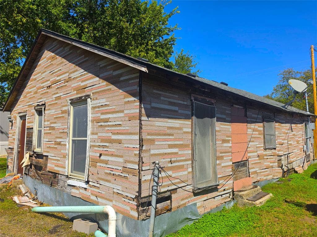 610 S Falls Street, Mart, TX 76664 Additional content