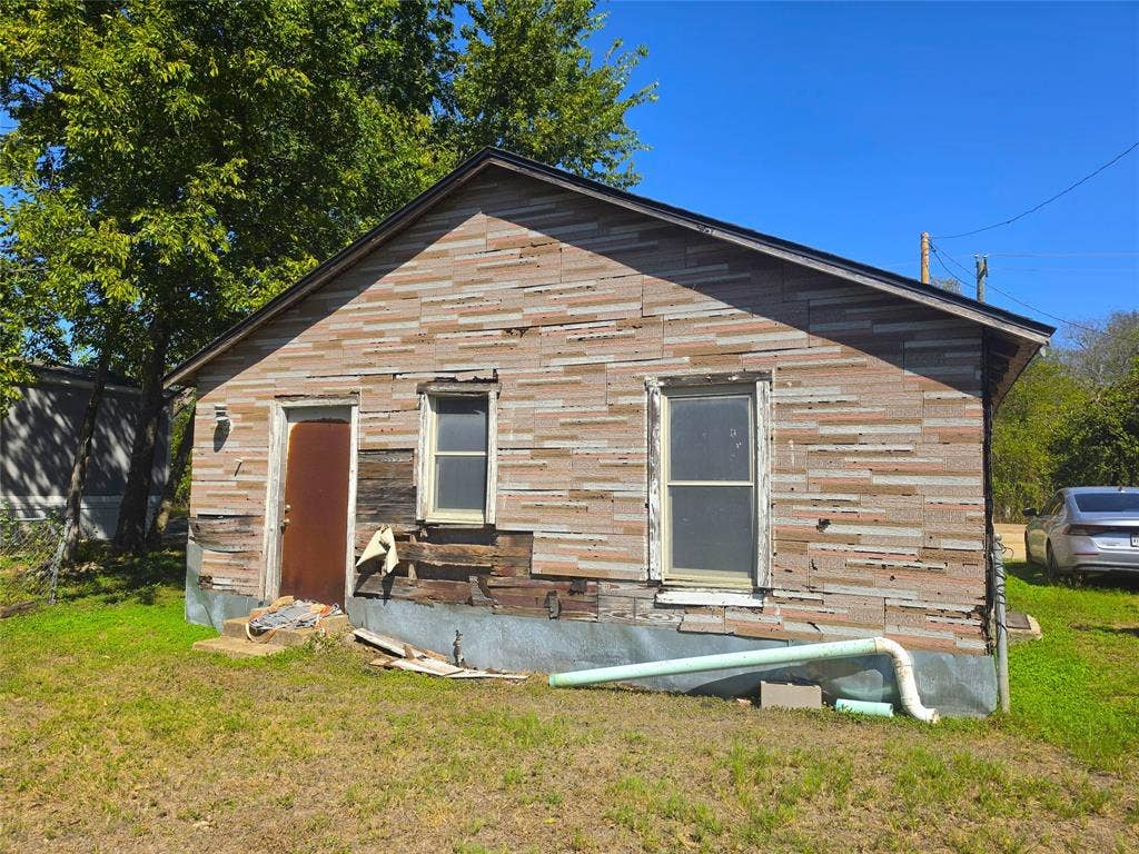 610 S Falls Street, Mart, TX 76664 Additional content
