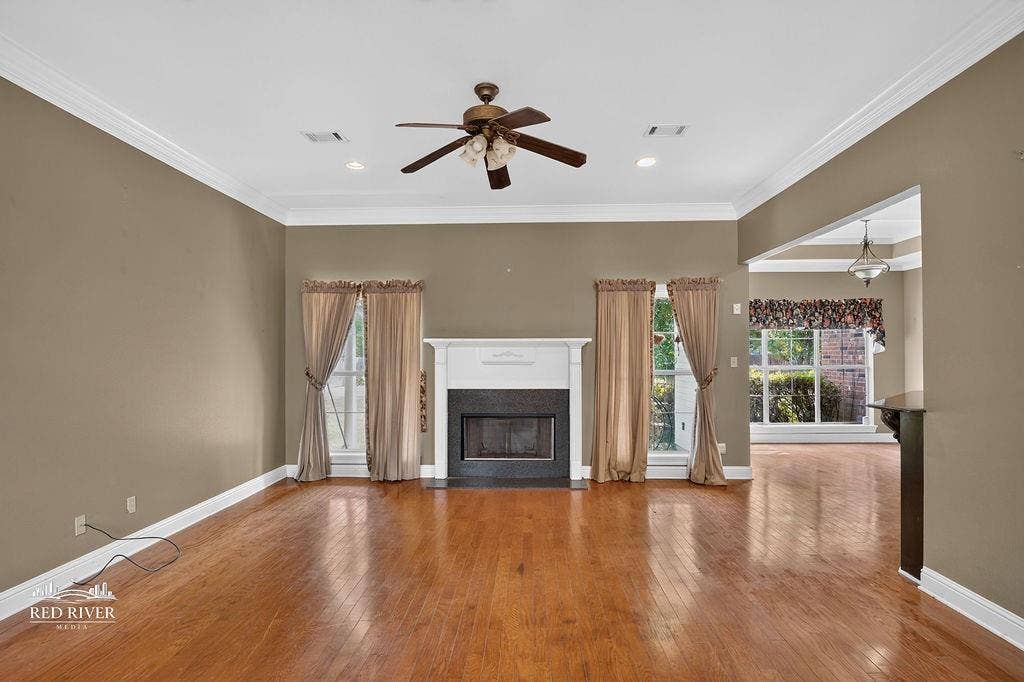 10571 Norris Ferry Road, Shreveport, LA 71106 View is from standing at front looking at the den.