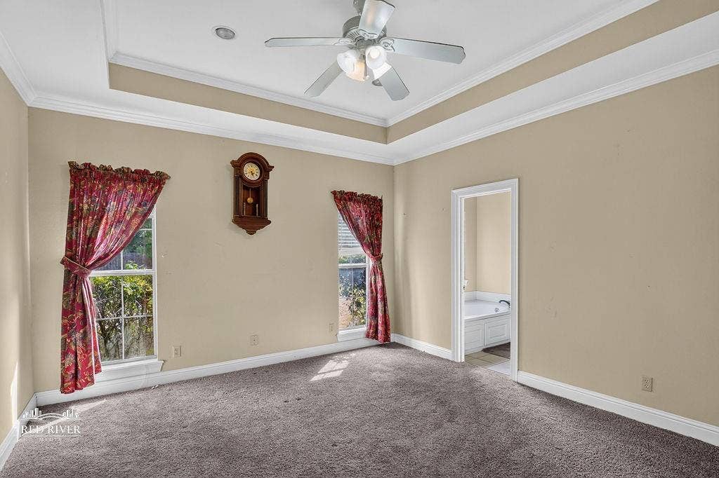 10571 Norris Ferry Road, Shreveport, LA 71106 Primary suite looking into primary bath.