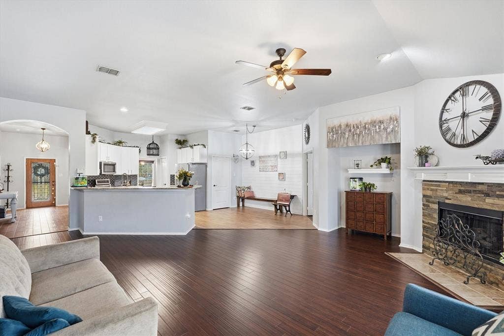 114 Clydesdale Drive, Fate, TX 75087 114 Clydesdale Drive, Fate, TX 75087
