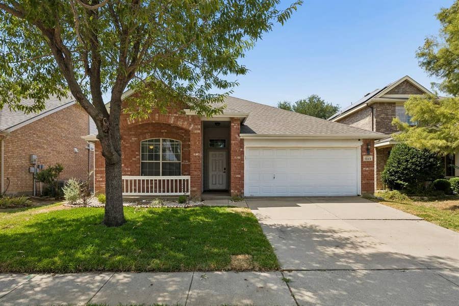 Property photo for 1023 Aviary, Aubrey, TX
