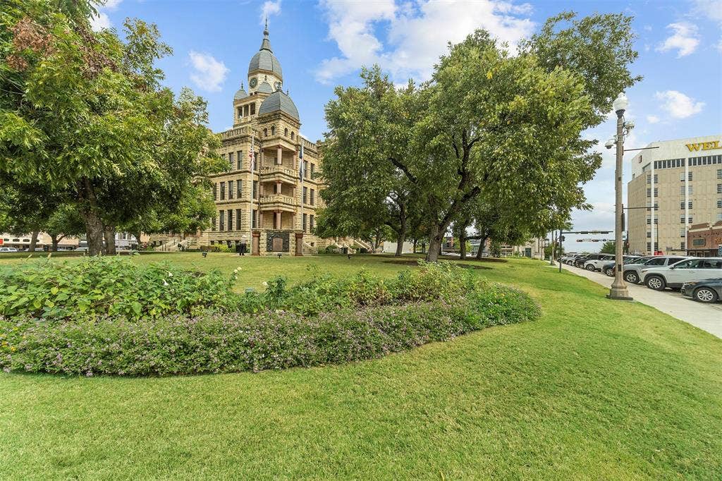 5208 Middlestone Lane, Denton, TX 76226