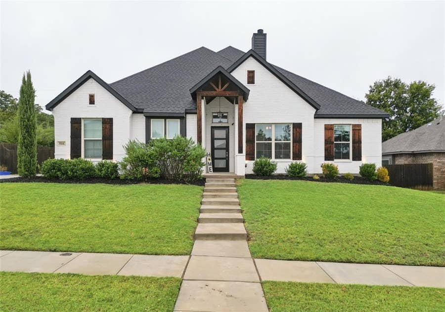 Property photo for 516 Woodland Drive, Azle, TX