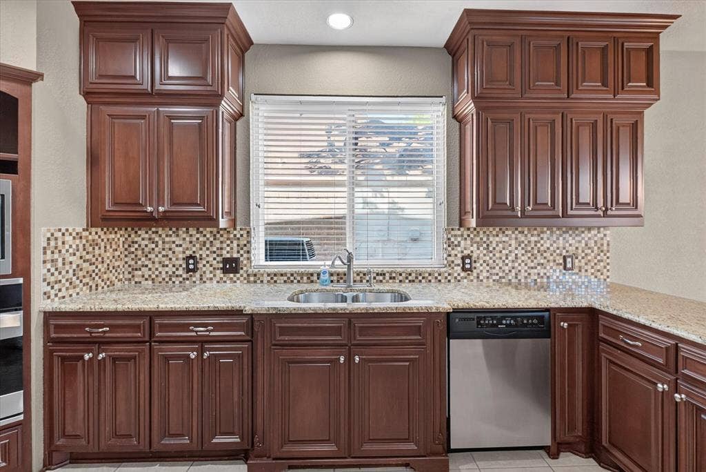 448 Halifax Drive, Coppell, TX 75019 448 Halifax Drive, Coppell, TX 75019
