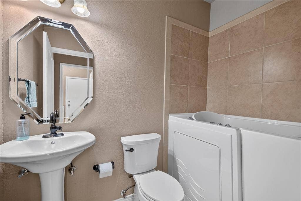 448 Halifax Drive, Coppell, TX 75019 448 Halifax Drive, Coppell, TX 75019