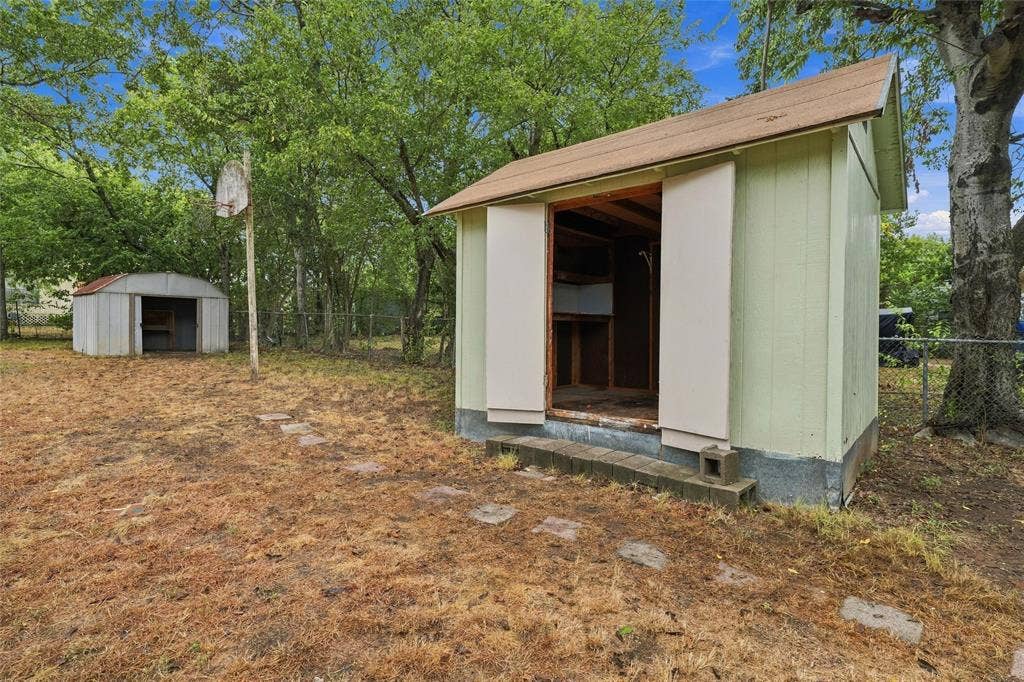 1806 Rambler Drive, Waco, TX 76710 1806 Rambler Drive, Waco, TX 76710