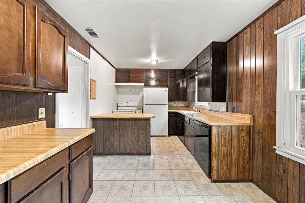 1806 Rambler Drive, Waco, TX 76710 1806 Rambler Drive, Waco, TX 76710