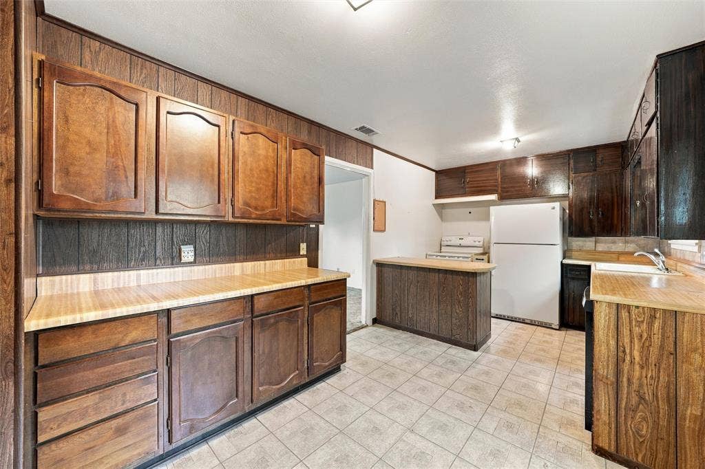 1806 Rambler Drive, Waco, TX 76710 1806 Rambler Drive, Waco, TX 76710