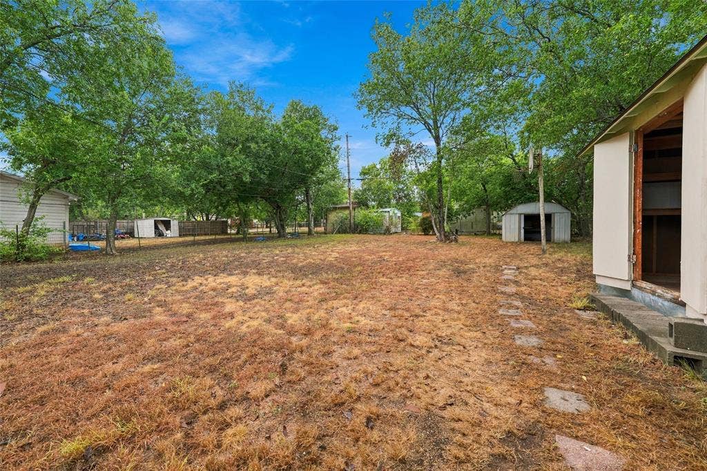 1806 Rambler Drive, Waco, TX 76710 1806 Rambler Drive, Waco, TX 76710