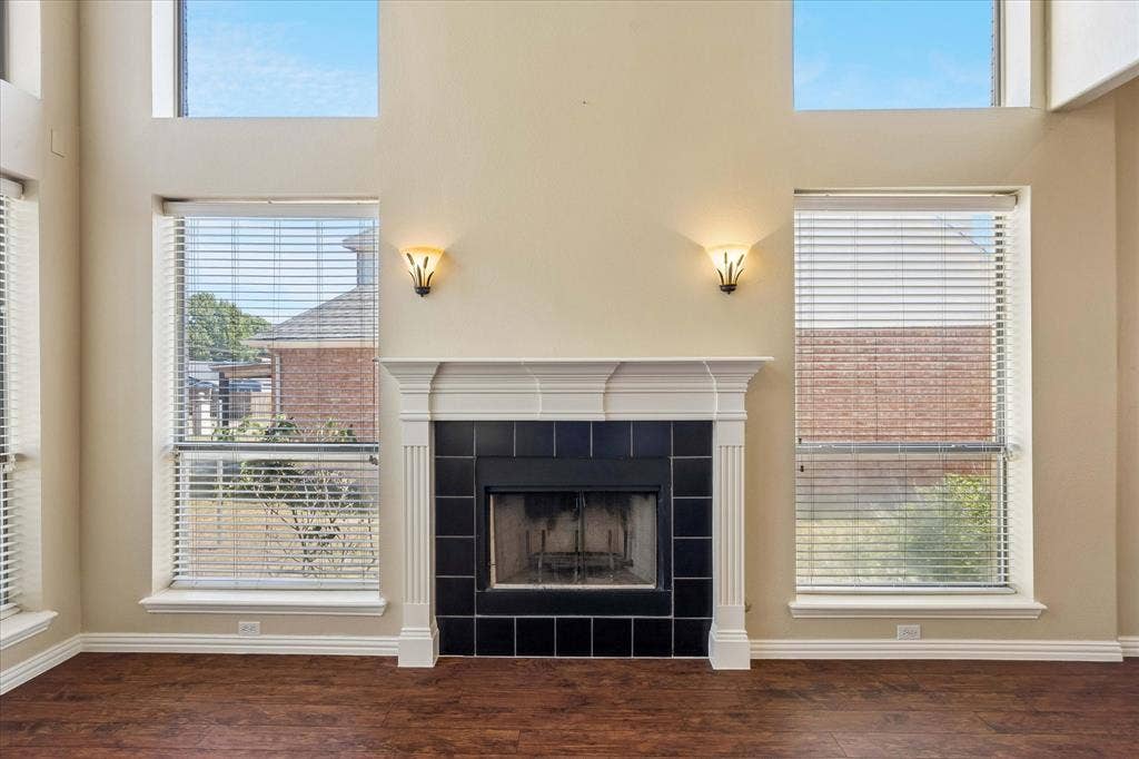 2047 Chevella Drive, Dallas, TX 75232 Bright and airy living room with lots of natural light