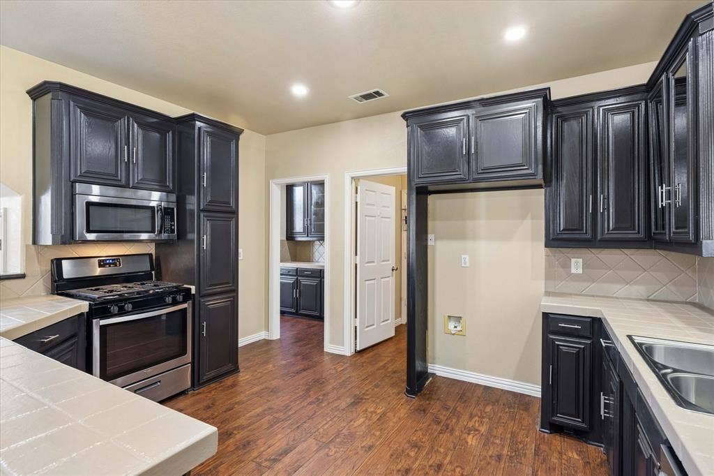 2047 Chevella Drive, Dallas, TX 75232 2047 Chevella Drive, Dallas, TX 75232