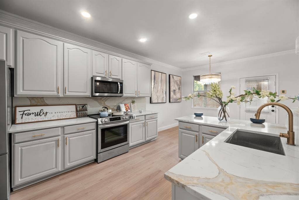 2208 Sheldon Drive, McKinney, TX 75072 2208 Sheldon Drive, McKinney, TX 75072