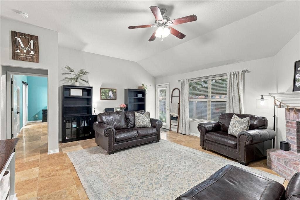 200 Ellicott Drive, Roanoke, TX 76262
