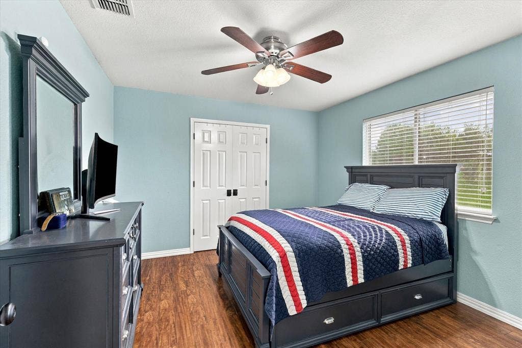 200 Ellicott Drive, Roanoke, TX 76262