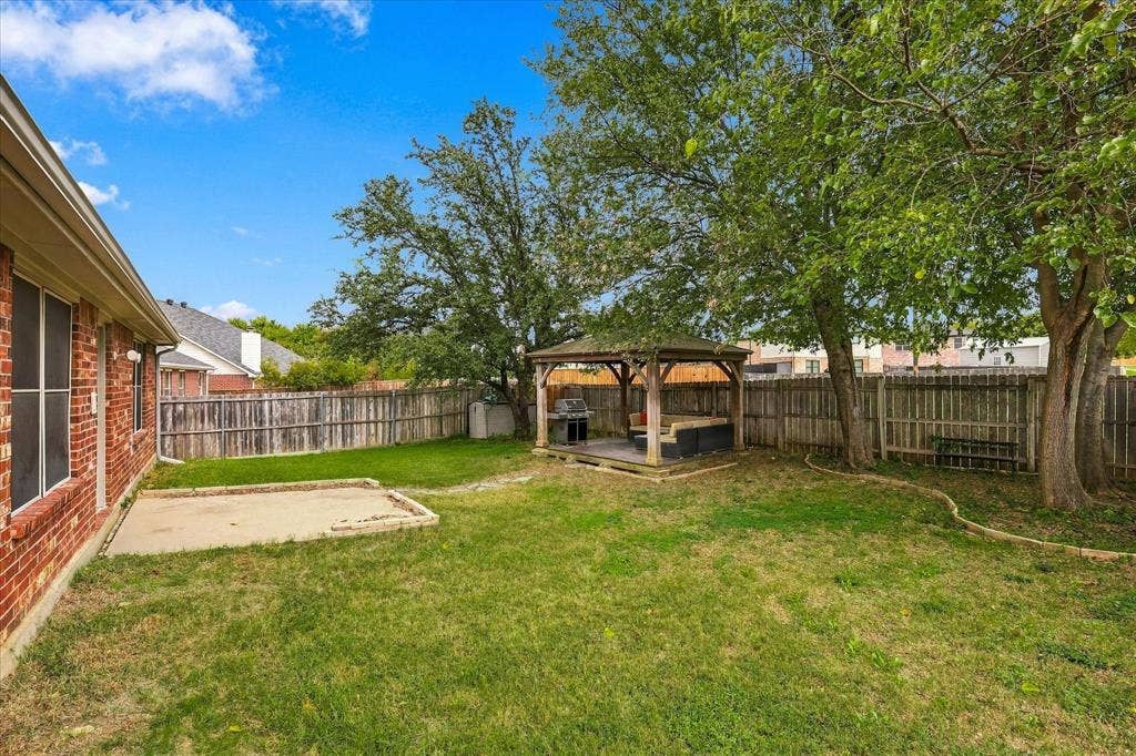 200 Ellicott Drive, Roanoke, TX 76262