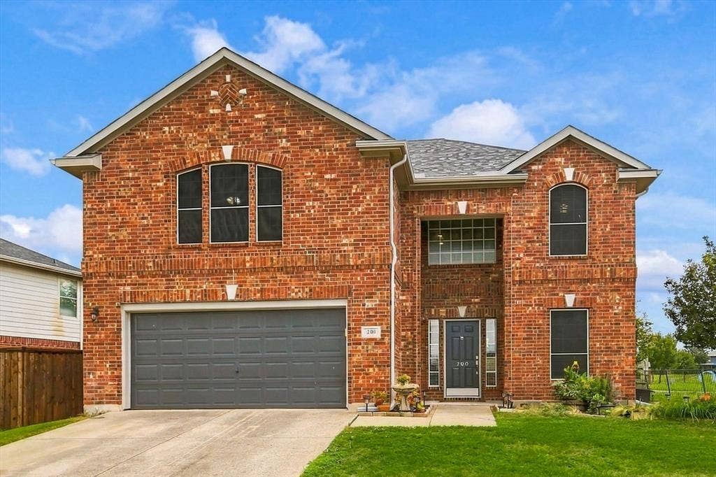 200 Ellicott Drive, Roanoke, TX 76262