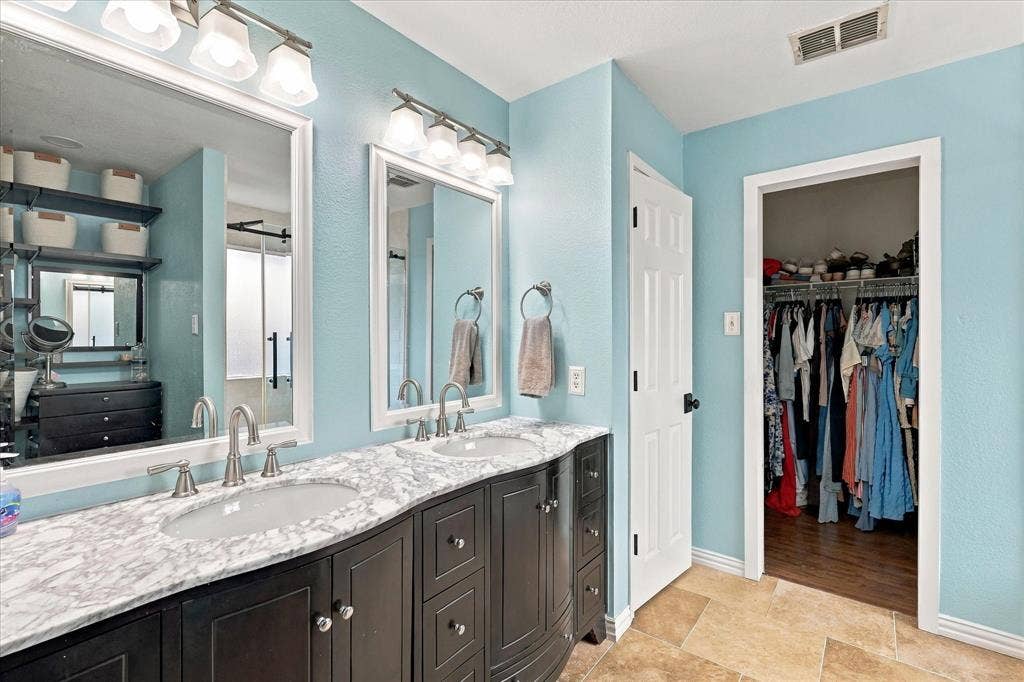 200 Ellicott Drive, Roanoke, TX 76262